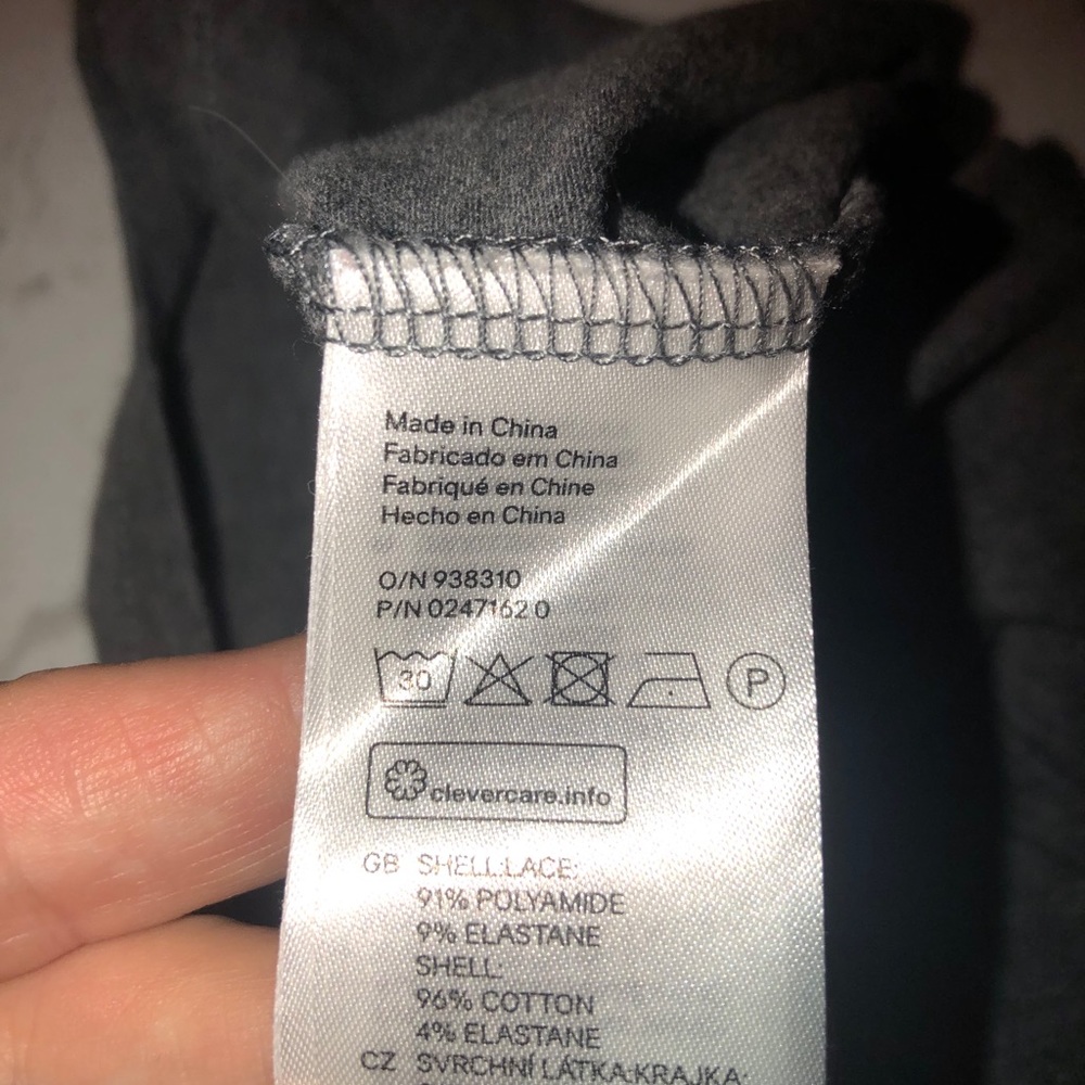 H&M tee - Picture 3 of 3